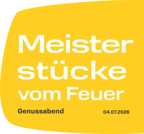 Gelbe Grafik mit fetter weißer Schrift "Meisterstücke vom Feuer" und kleinerer schwarzer Schrift "Genussabend" und "04.07.2026" auf geschwungenem Hintergrund.